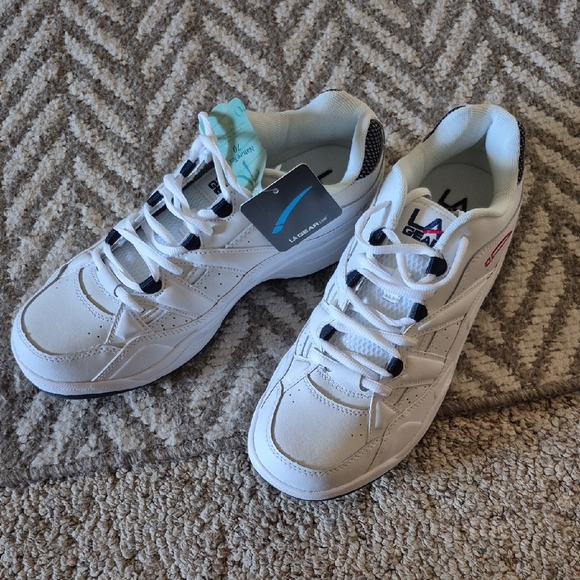 Men's White Sneakers Sz 10w - Picture 1 of 4